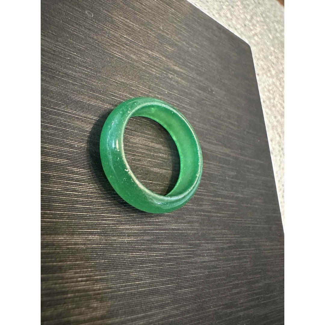 R-102 翡翠　リング　指輪　グリーン　翡翠　男女兼用　20号 レディースのアクセサリー(リング(指輪))の商品写真