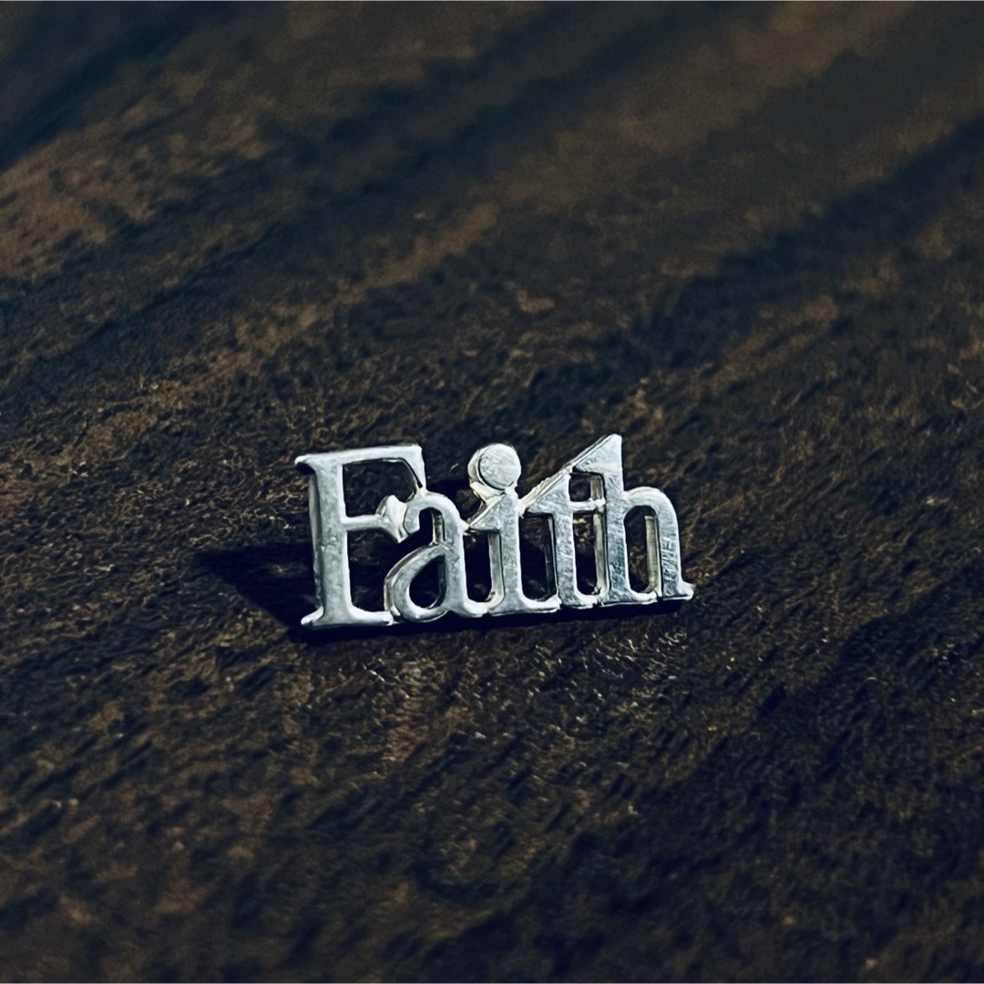 Tiffany & Co.(ティファニー)のVINTAGE TIFFANYヴィンテージ ティファニー Faith ピンバッジ メンズのアクセサリー(その他)の商品写真