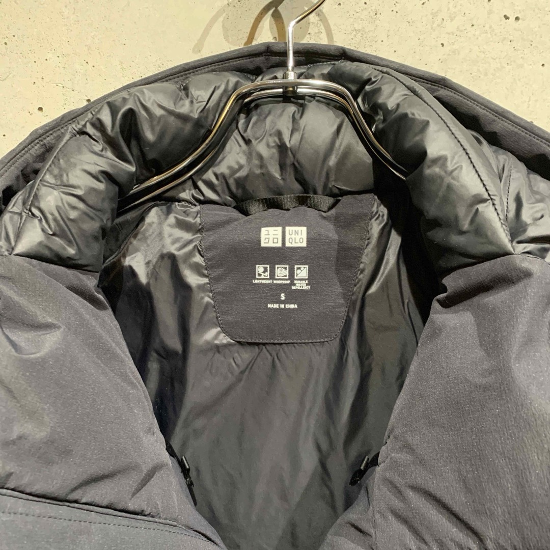 UNIQLO(ユニクロ)のユニクロ　シームレスダウンパーカー　マットブラック　ブラック　黒　S メンズのジャケット/アウター(ダウンジャケット)の商品写真
