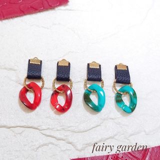 100♡ひねりマーブル×ブラックレザー（2color）ピアス　イヤリング(ピアス)