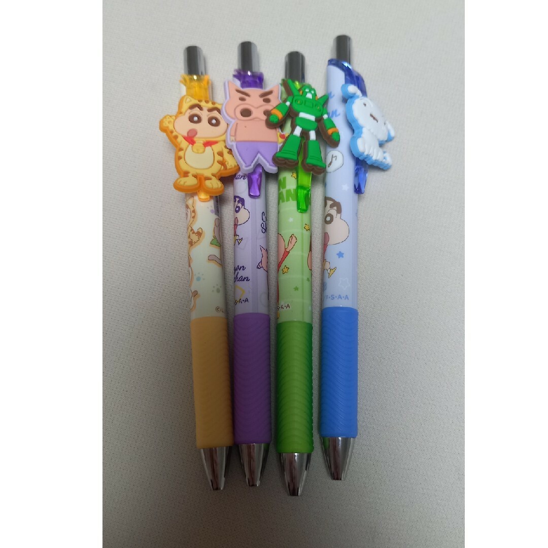 クレヨンしんちゃん　ボールペン　4本セット エンタメ/ホビーのおもちゃ/ぬいぐるみ(キャラクターグッズ)の商品写真