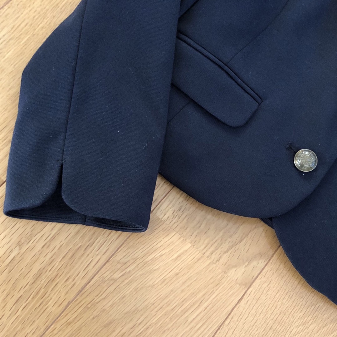GU(ジーユー)のジャケット　紺色　140センチ　女の子 キッズ/ベビー/マタニティのキッズ服女の子用(90cm~)(ジャケット/上着)の商品写真