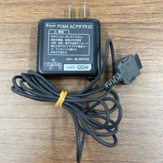 エヌティティドコモ(NTTdocomo)のNTTドコモ　FOMA ACアダプタ02 中古(バッテリー/充電器)