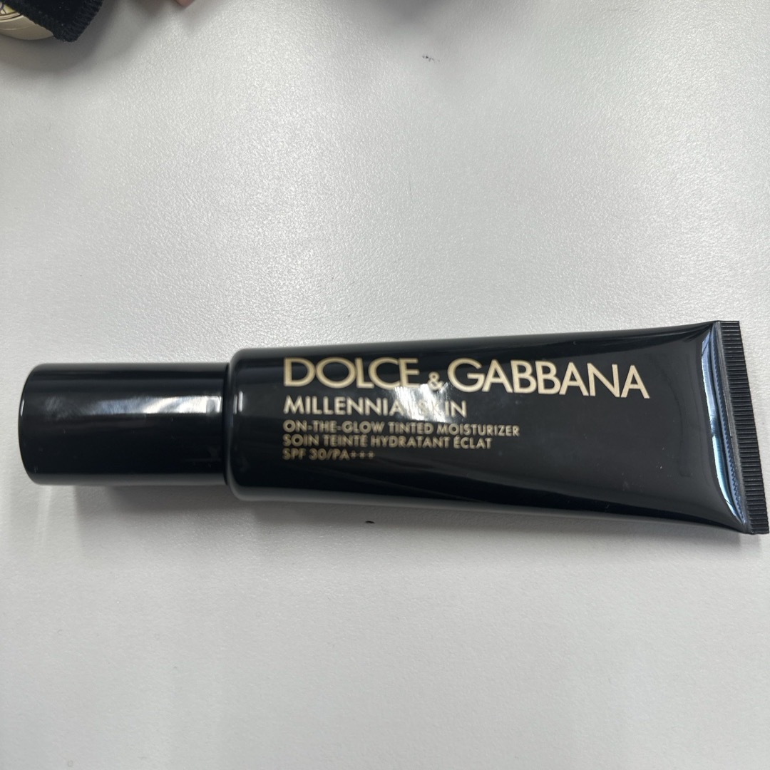 DOLCE&GABBANA(ドルチェアンドガッバーナ)の ミレニアルスキン オンザグロウティンティッドモイスチャライザー120  コスメ/美容のベースメイク/化粧品(ファンデーション)の商品写真