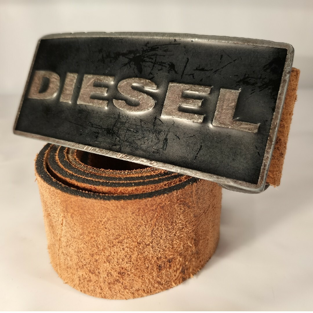 【美品】DIESEL　高級レザーベルト　イタリアンレザー/真鍮　正規品　美ロゴ入