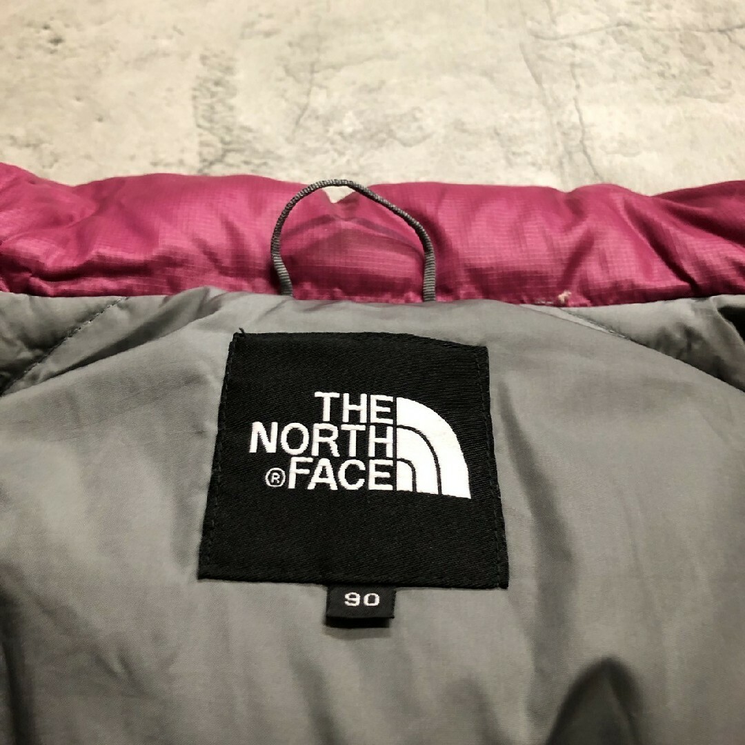 THE NORTH FACE(ザノースフェイス)のザノースフェイス　ダウンジャケット　ピンク　レディースL　700フィル　ヌプシ レディースのジャケット/アウター(ダウンジャケット)の商品写真