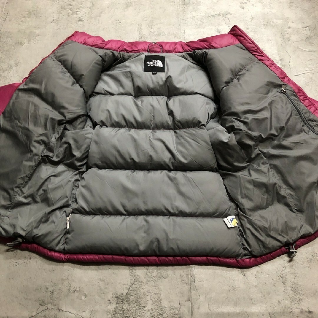 THE NORTH FACE(ザノースフェイス)のザノースフェイス　ダウンジャケット　ピンク　レディースL　700フィル　ヌプシ レディースのジャケット/アウター(ダウンジャケット)の商品写真