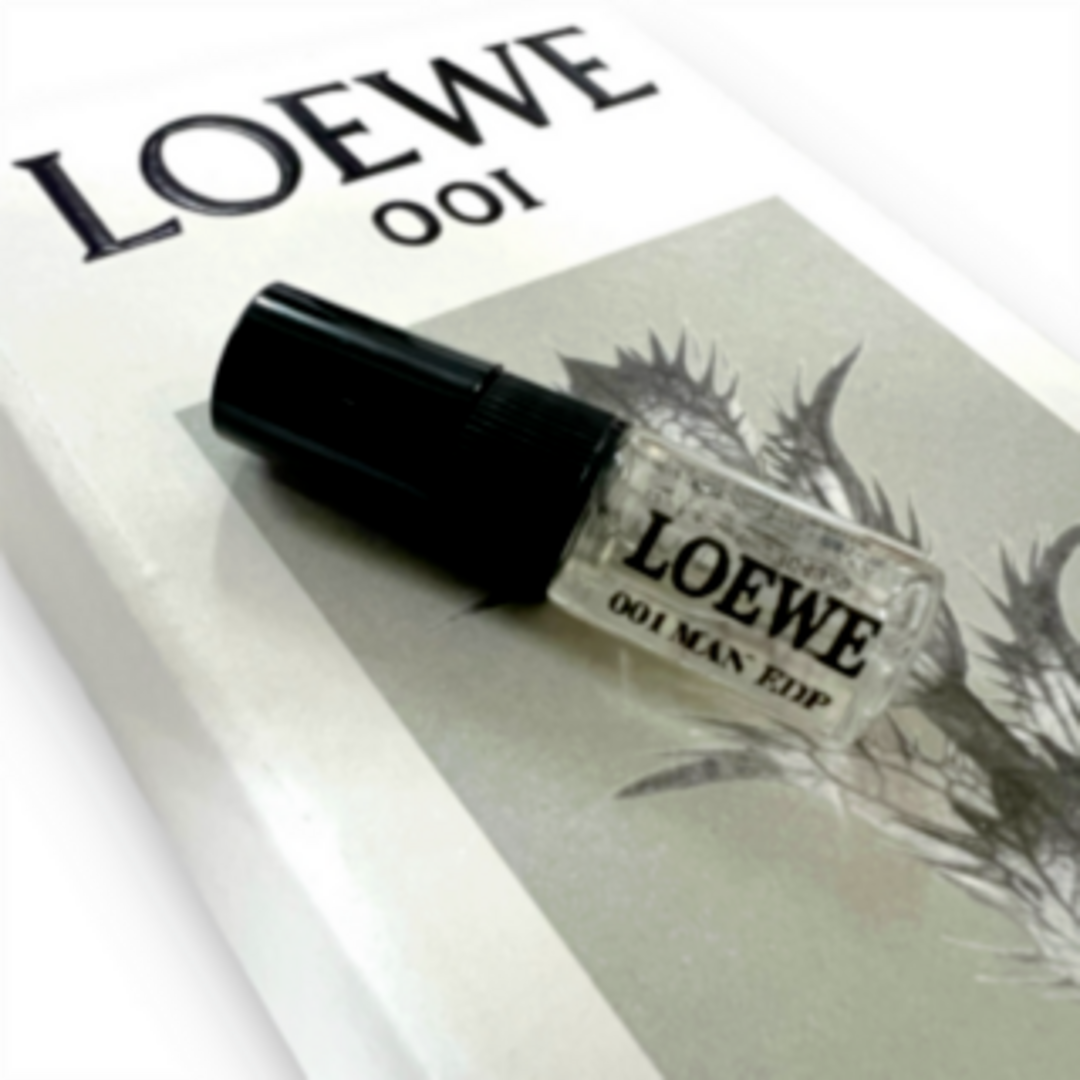 LOEWE(ロエベ)のロエベ　001　MAN　1.5ml　香水　サンプル コスメ/美容の香水(ユニセックス)の商品写真