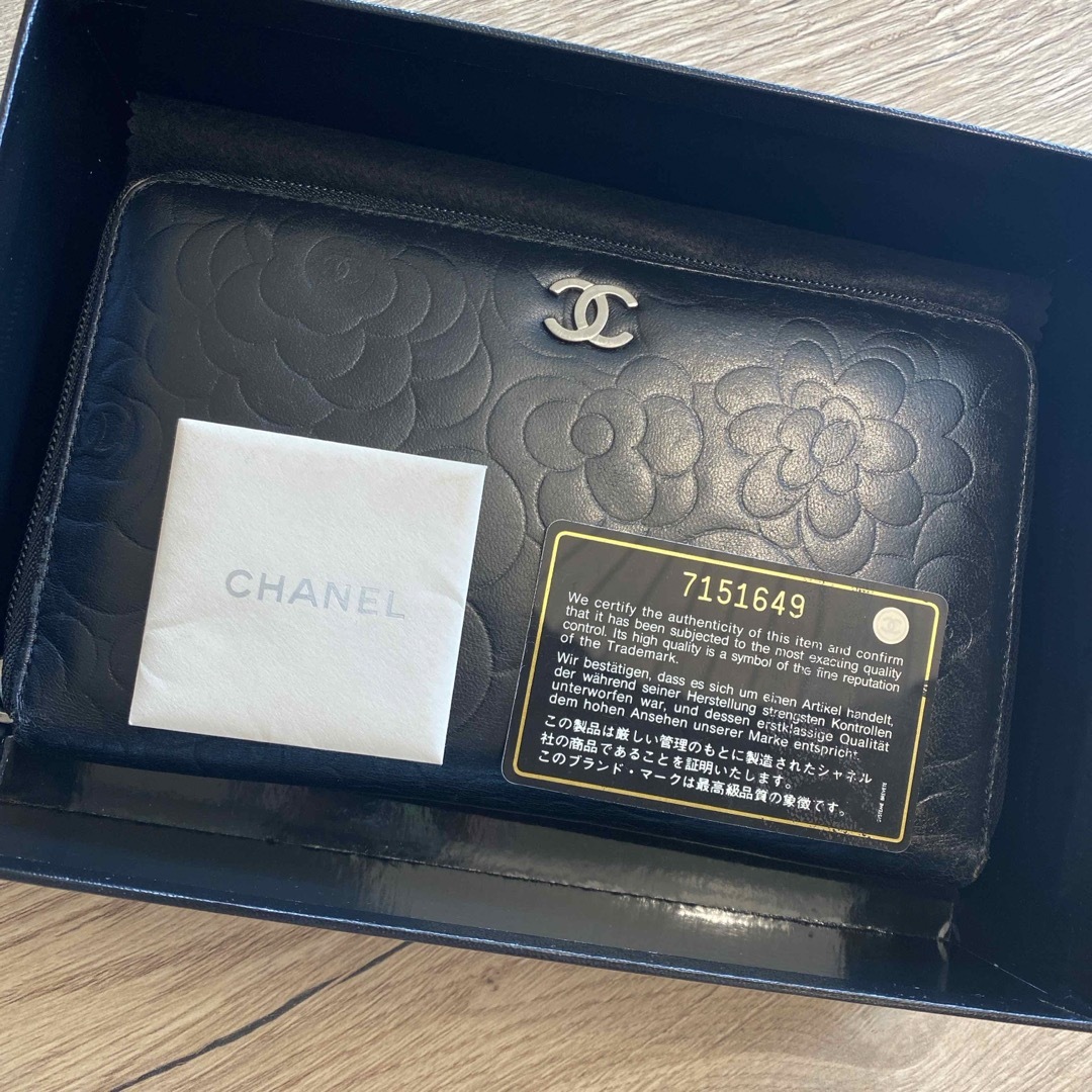 CHANEL(シャネル)のCHANEL シャネル　カメリア　ラウンドファスナー　財布 レディースのファッション小物(財布)の商品写真