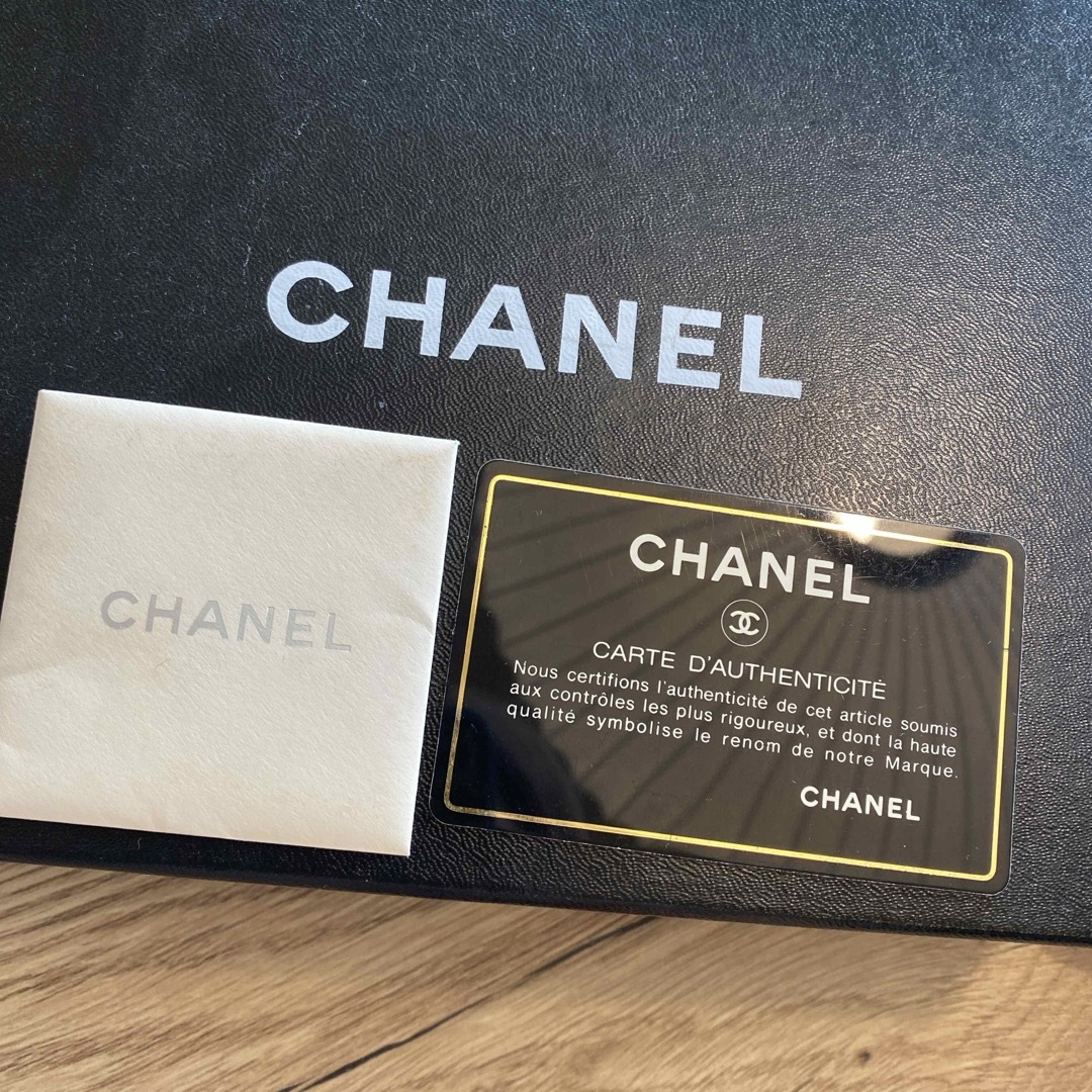 CHANEL(シャネル)のCHANEL シャネル　カメリア　ラウンドファスナー　財布 レディースのファッション小物(財布)の商品写真