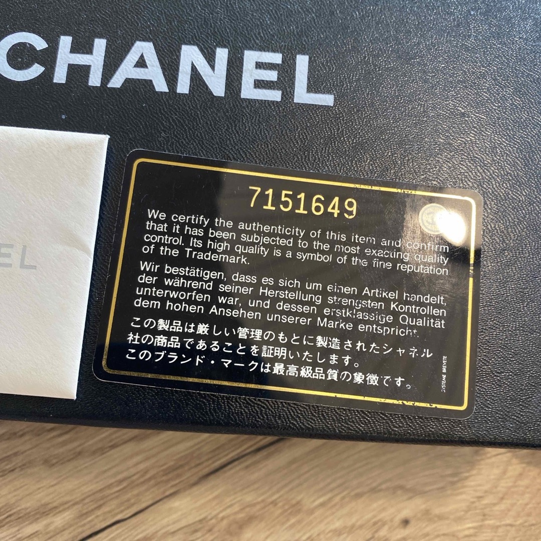 CHANEL(シャネル)のCHANEL シャネル　カメリア　ラウンドファスナー　財布 レディースのファッション小物(財布)の商品写真