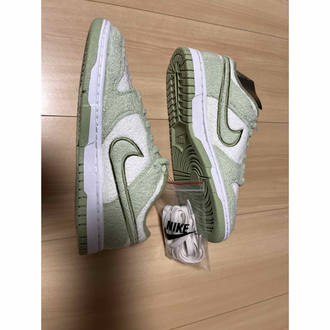 NIKE(ナイキ)のNIKE WMNS Dunk Low SE ハニーデュー 23cm ナイキダンク レディースの靴/シューズ(スニーカー)の商品写真