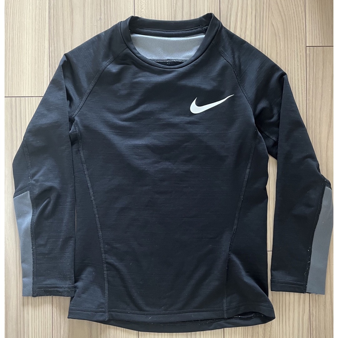 NIKE(ナイキ)のナイキ　アンダーウェア　140 スポーツ/アウトドアのサッカー/フットサル(ウェア)の商品写真