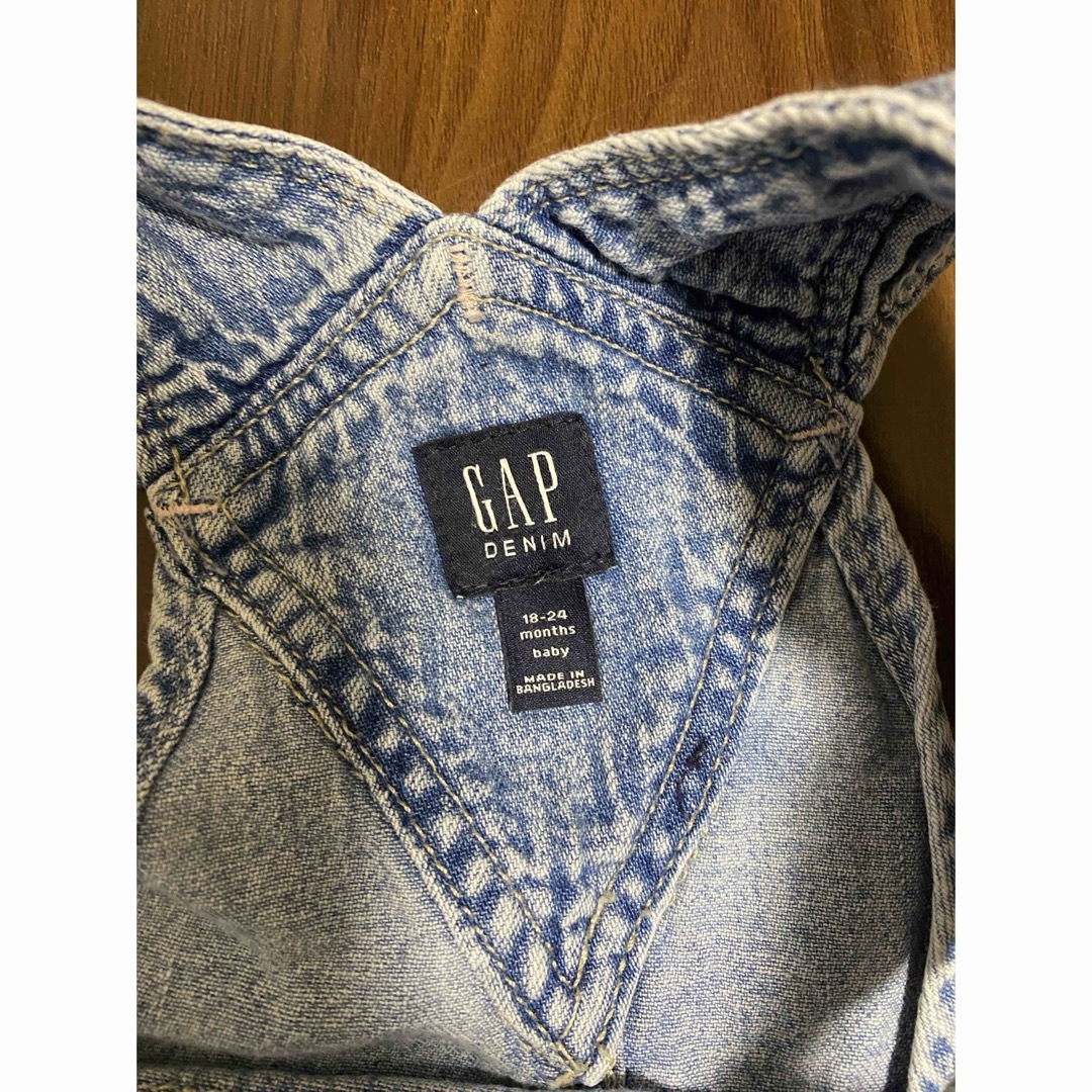 GAP(ギャップ)のサロペットＧＡＰ 90cm 女の子  キッズ/ベビー/マタニティのキッズ服女の子用(90cm~)(その他)の商品写真