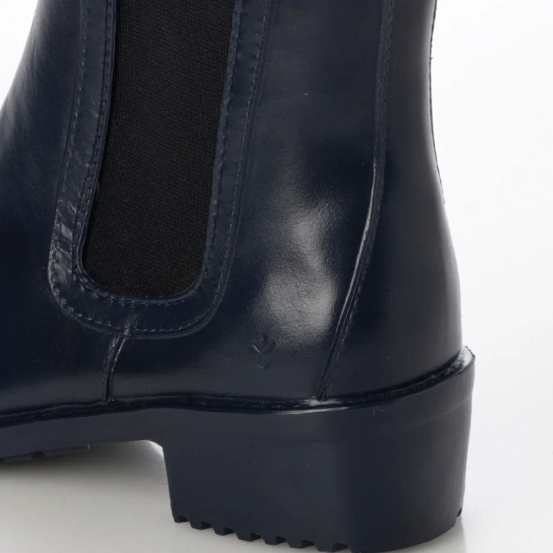 EMU Australia(エミュオーストラリア)の新品✨未使用‼️ エミュ　ネイビー　ブーツ　22センチ レディースの靴/シューズ(ブーツ)の商品写真