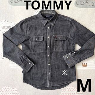 トミー(TOMMY)のTOMMY デニム風シャツ　M    綿100(シャツ)