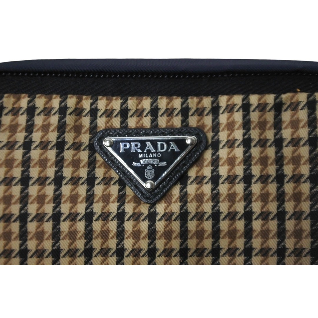 PRADA(プラダ)のPRADA プラダ クラッチバッグ ポーチ 三角ロゴプレート リストレット付き 千鳥 ブラック ブラウン ナイロン 2NE012 美品 中古 59027 レディースのバッグ(クラッチバッグ)の商品写真