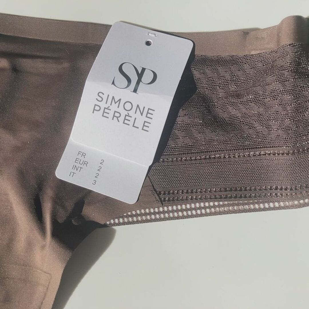 Simone Perele(シモーヌペレール)のM☆Simone Perele　Museシモーヌ ペレール　シームレスタンガ　茶 レディースの下着/アンダーウェア(ショーツ)の商品写真