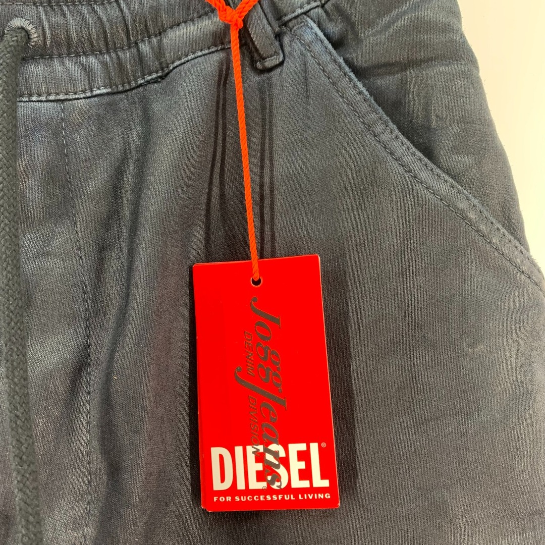 DIESEL(ディーゼル)の●●DIESEL ディーゼル A09731-09G69 ブラック メンズのパンツ(ワークパンツ/カーゴパンツ)の商品写真