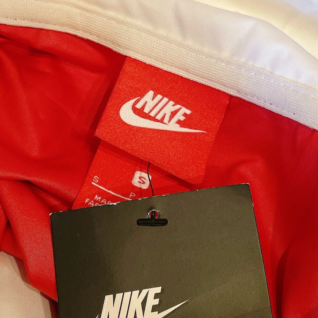 NIKE - NIKE 新品 レトロ ナイロン ハイネック ウィンド NIKE - NIKE 新品 レトロ ナイロン ハイネック ウィンド