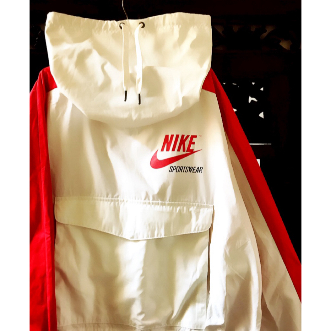 NIKE - NIKE 新品 レトロ ナイロン ハイネック ウィンド NIKE - NIKE 新品 レトロ ナイロン ハイネック ウィンド