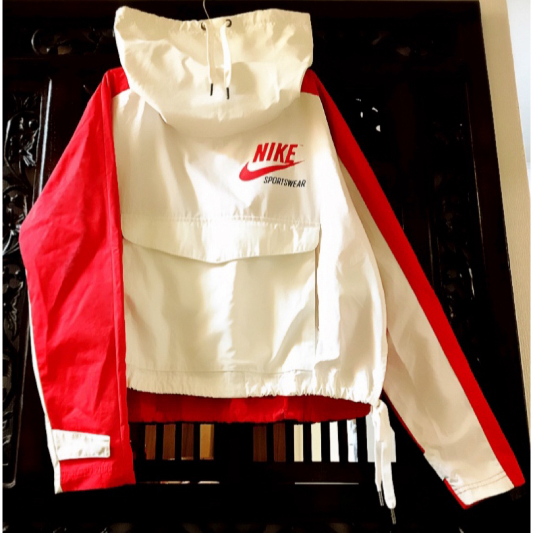 NIKE - NIKE 新品 レトロ ナイロン ハイネック ウィンド NIKE - NIKE 新品 レトロ ナイロン ハイネック ウィンド