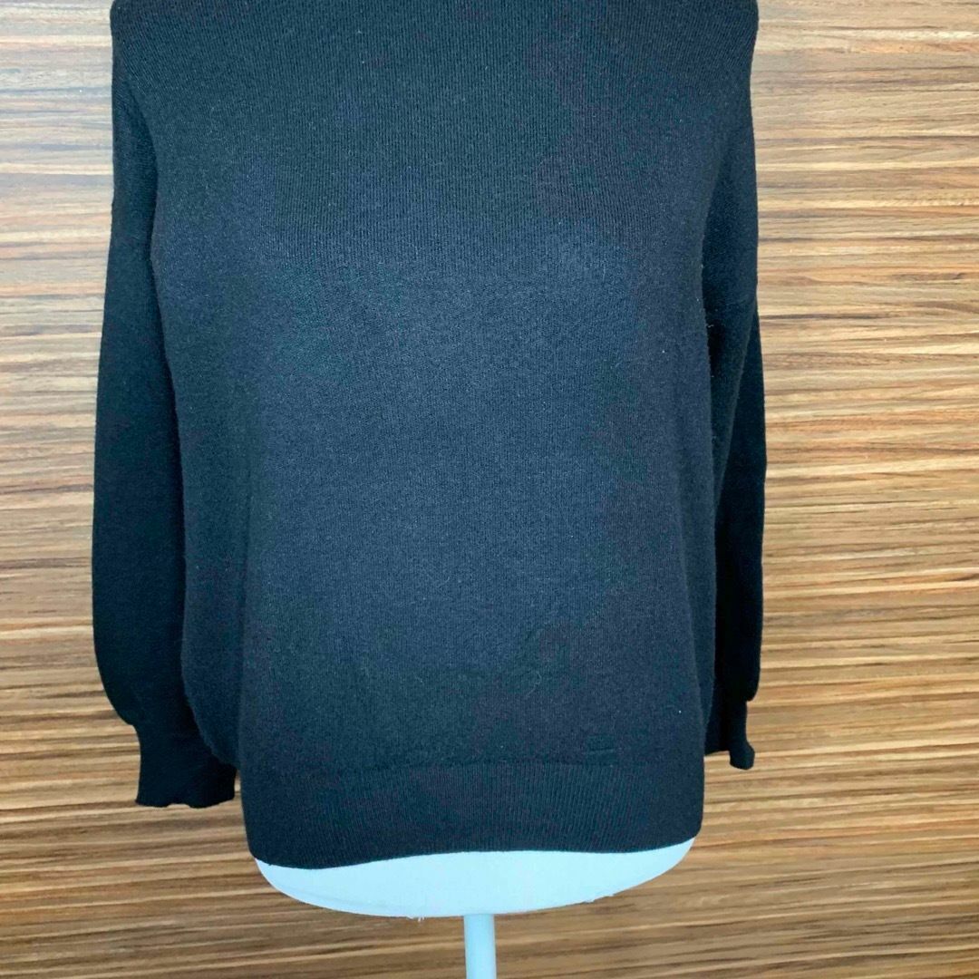 GU(ジーユー)のGU ジーユー ニット Lサイズ 黒 ブラック レーヨン 長袖 無地 メンズのトップス(ニット/セーター)の商品写真