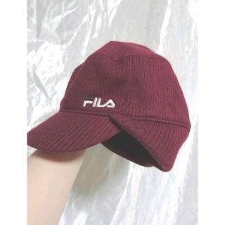 フィラ(FILA)の未使用に近い  FILA ニットキャップ エンジ色 ビーニー スキー スノボ(ニット帽/ビーニー)