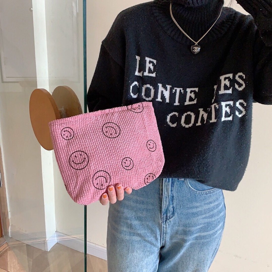 ニコちゃんポーチ　ピンク　メイクポーチ　母子手帳入れ　大きめ レディースのファッション小物(ポーチ)の商品写真