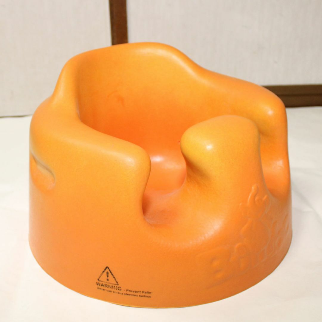 Bumbo(バンボ)のきれい Bumbo バンボ ベビーソファ◆まっすぐにすわってふんわりロック◆ キッズ/ベビー/マタニティの寝具/家具(その他)の商品写真