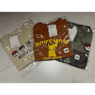 ポケモン　ピカチュウ　服(Tシャツ/カットソー)