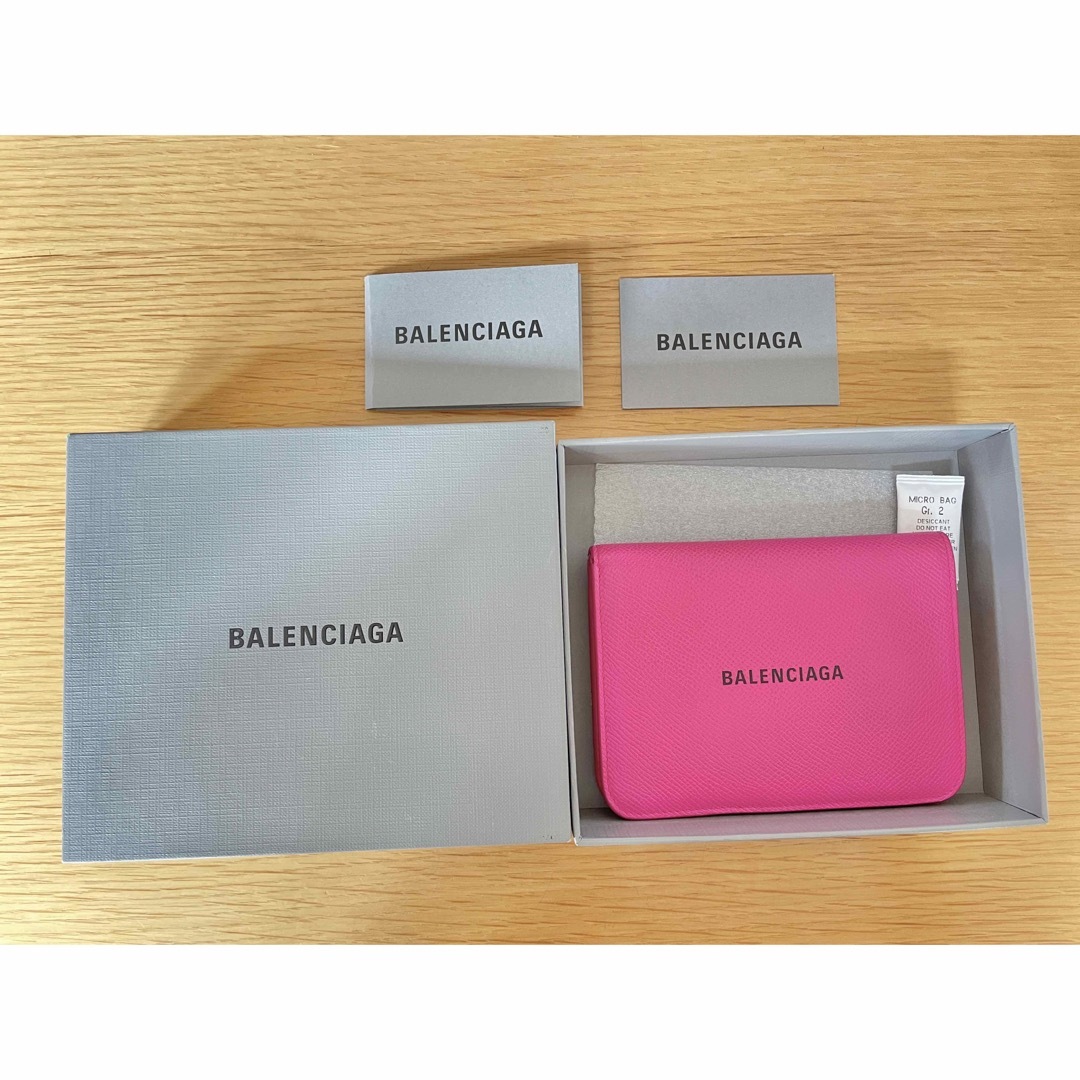 BALENCIAGA - BALENCIAGA 二つ折り財布 ピンク 小銭入れ の通販 BALENCIAGA - BALENCIAGA 二つ折り財布 ピンク 小銭入れ の通販