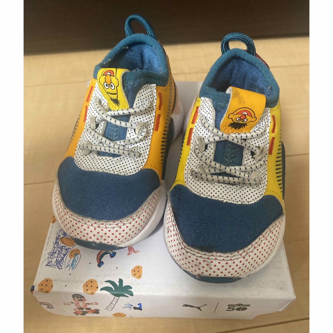 PUMA(プーマ)のプーマ　PUMA セサミストリート キッズ/ベビー/マタニティのベビー靴/シューズ(~14cm)(スニーカー)の商品写真