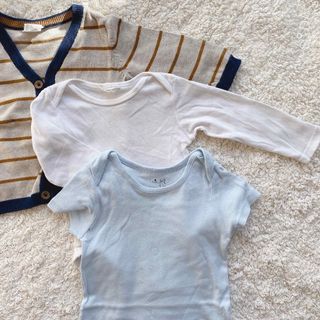 ベビーギャップ(babyGAP)の3点　べビーギャップ　60cm 長袖　ボディベビー　半袖　送料無料(肌着/下着)