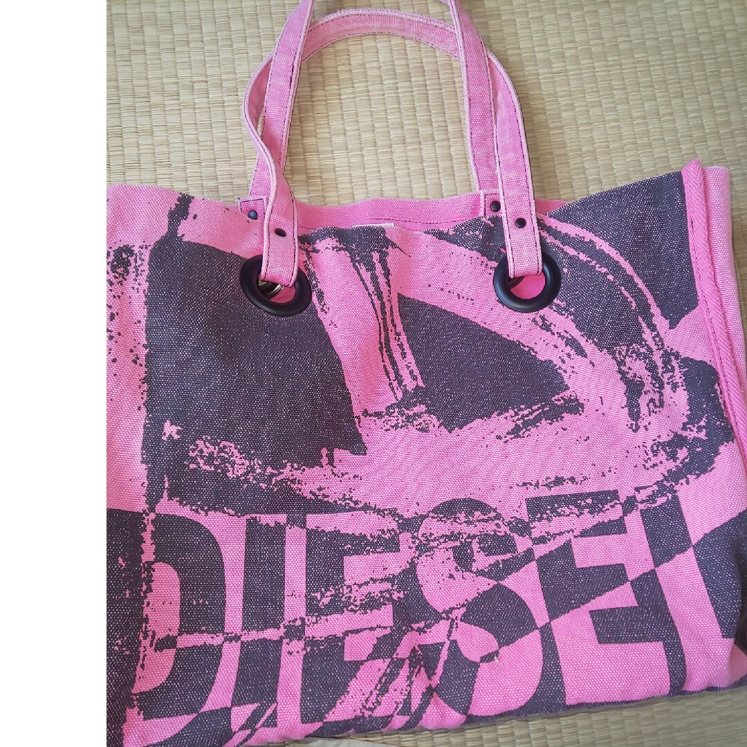 DIESEL(ディーゼル)のDIESEL⭐️ピンク⭐️⭐️バッグ👜⭐️⭐️⭐️ レディースのバッグ(トートバッグ)の商品写真