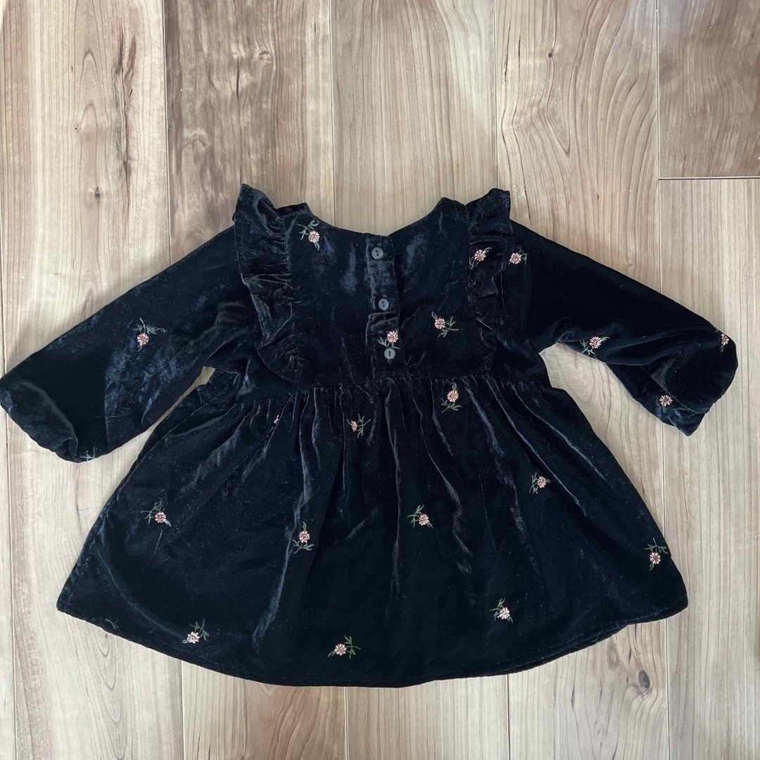 ZARA KIDS(ザラキッズ)のZARA ベルベットワンピース、シューズセット　女の子　80㎝ キッズ/ベビー/マタニティのベビー服(~85cm)(ワンピース)の商品写真