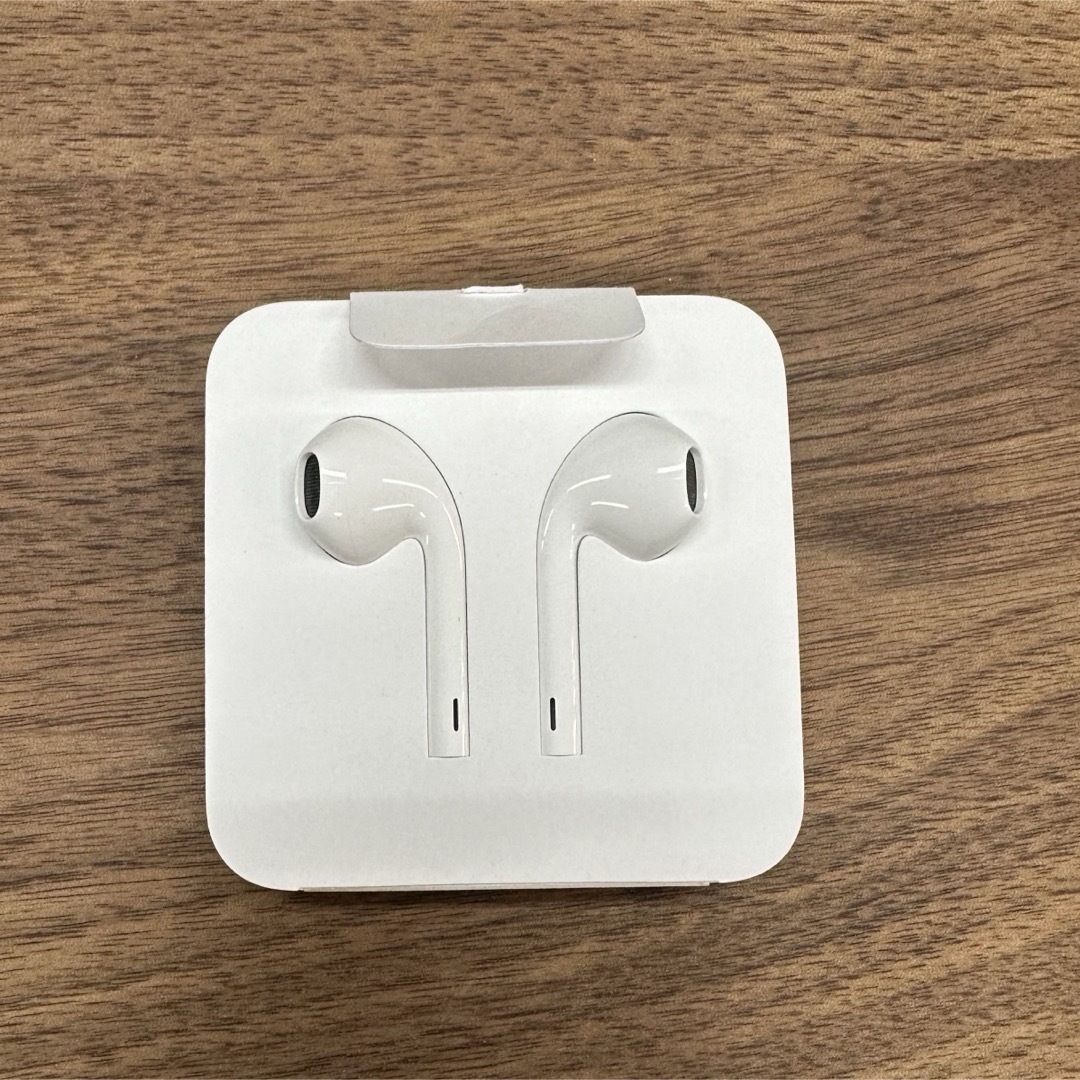 Apple(アップル)の【専用】iPhone 純正品　Ear Pods Lightningコネクタ スマホ/家電/カメラのオーディオ機器(ヘッドフォン/イヤフォン)の商品写真