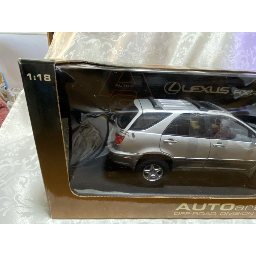 AUTOart(オートアート)のAUTOart LEXUS RX300 エンタメ/ホビーのおもちゃ/ぬいぐるみ(ミニカー)の商品写真