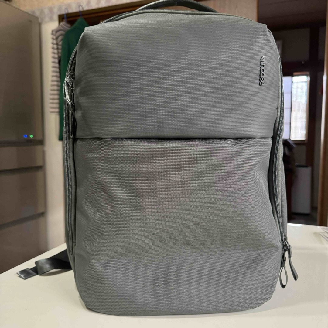 Incase(インケース)のIncaseインケース A.R.C Daypack Apple公認 バックパック メンズのバッグ(バッグパック/リュック)の商品写真