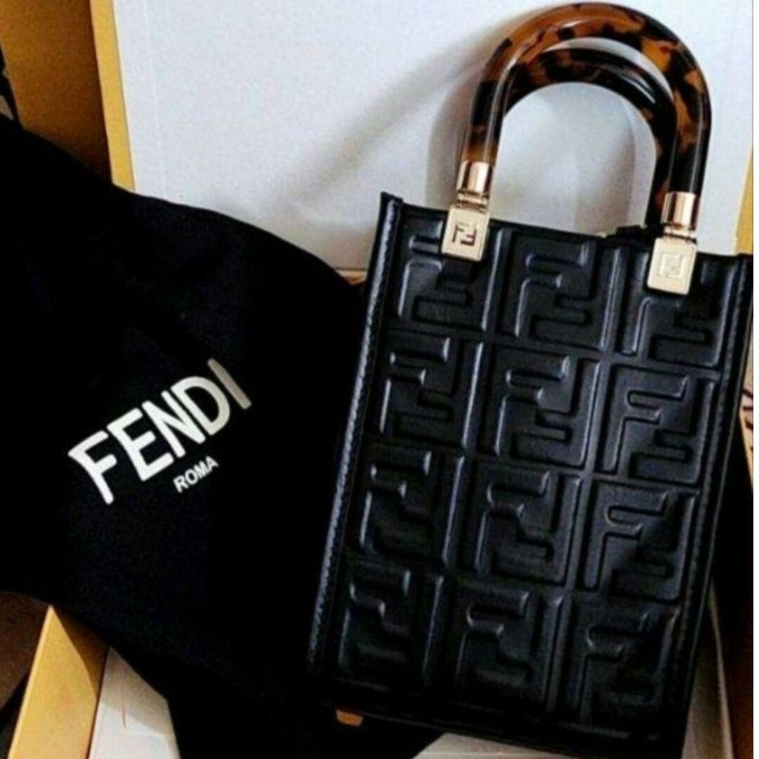 FENDI(フェンディ)の値下げ！サンシャイン   レザーミニバック レディースのバッグ(ショルダーバッグ)の商品写真