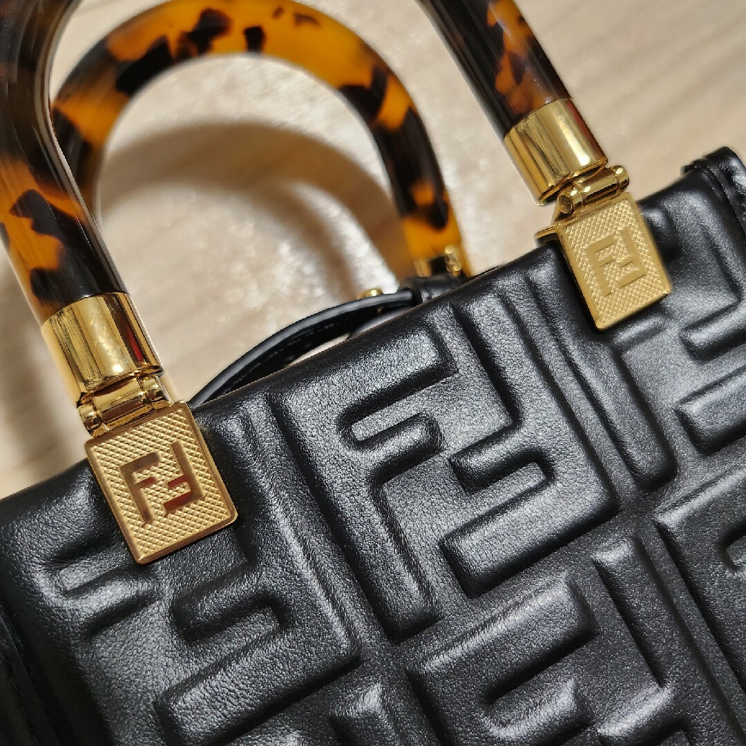 FENDI(フェンディ)の値下げ！サンシャイン   レザーミニバック レディースのバッグ(ショルダーバッグ)の商品写真