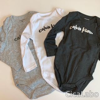 カルバンクライン(Calvin Klein)の【新品】カルバンクライン 長袖 ロンパース 3枚セット 6/9M(ロンパース)