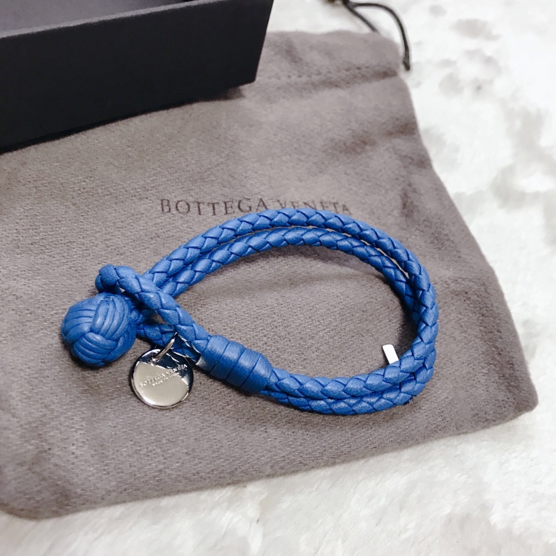 Bottega Veneta(ボッテガヴェネタ)の美品 BOTTEGA VENETA イントレチャート チャーム ブレスレット  レディースのアクセサリー(ブレスレット/バングル)の商品写真