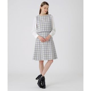 バーバリーブルーレーベル(BURBERRY BLUE LABEL)のクレストブリッジチェックファンシーリングツイードドッキングブラウス(ひざ丈ワンピース)