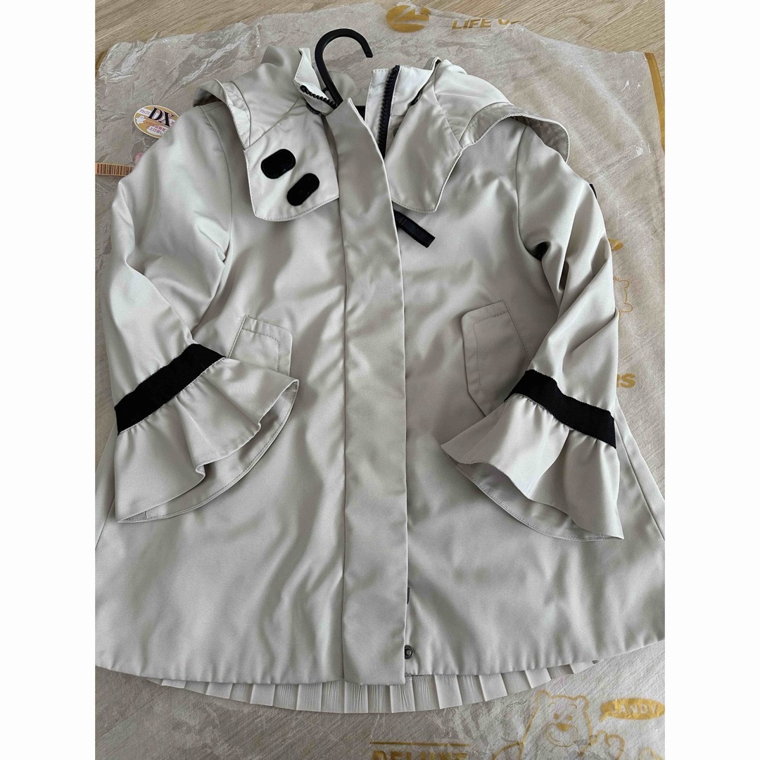 MONCLER(モンクレール)のモンクレール　トレンチコート　120 キッズ/ベビー/マタニティのキッズ服女の子用(90cm~)(コート)の商品写真