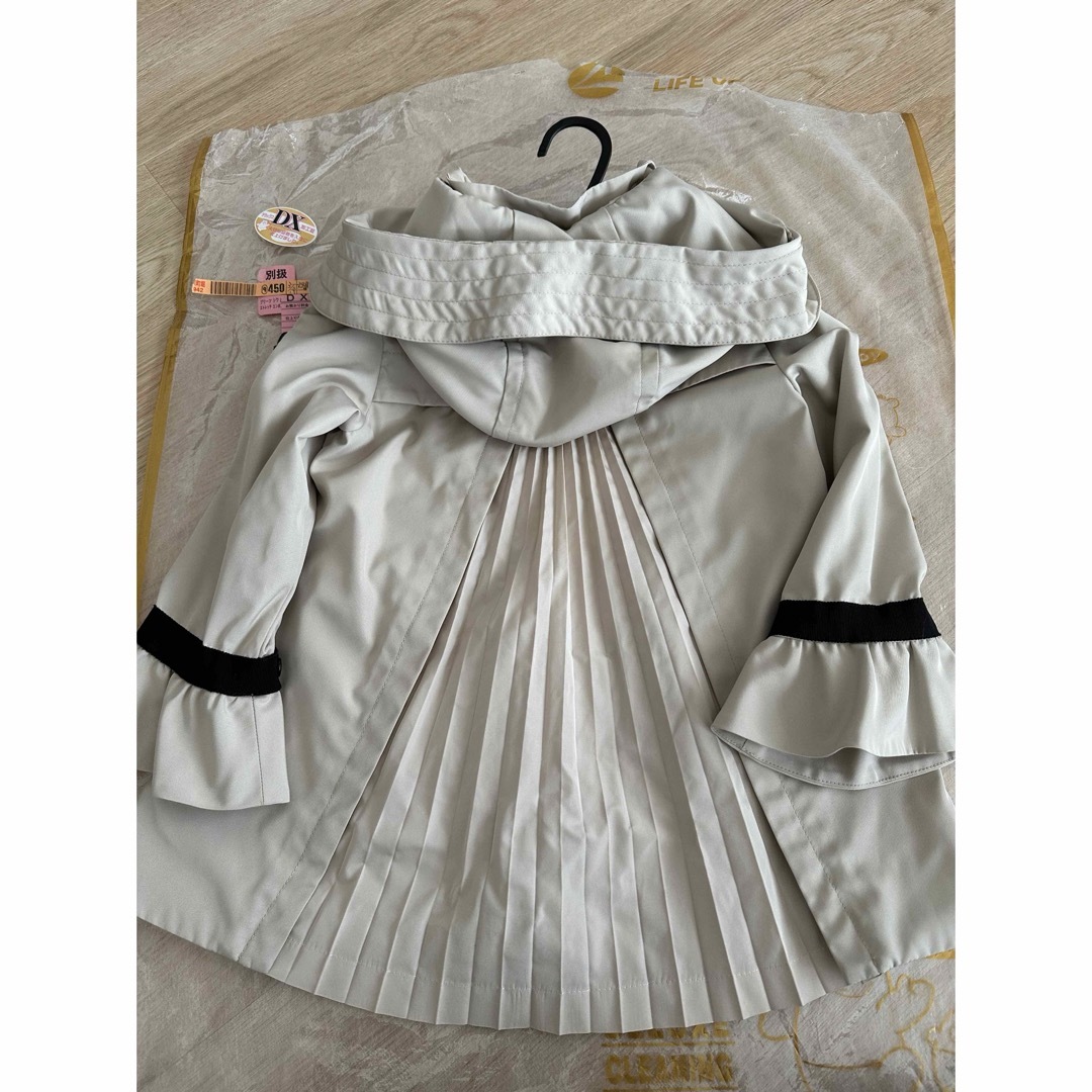 MONCLER(モンクレール)のモンクレール　トレンチコート　120 キッズ/ベビー/マタニティのキッズ服女の子用(90cm~)(コート)の商品写真