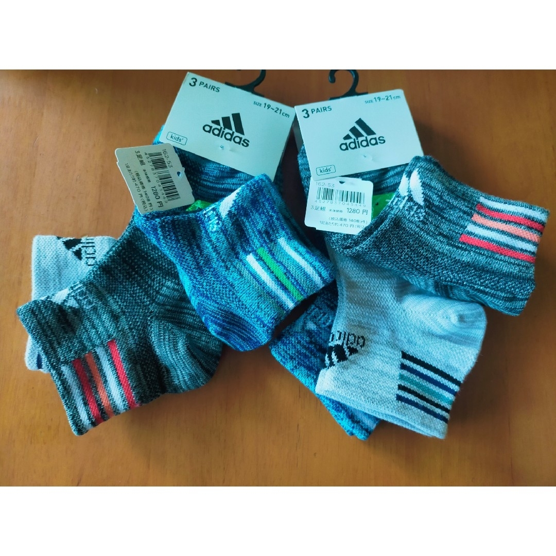 adidas(アディダス)の新品 未使用 19～21cm adidas ソックス 6足 定価2816円 靴下 キッズ/ベビー/マタニティのこども用ファッション小物(靴下/タイツ)の商品写真