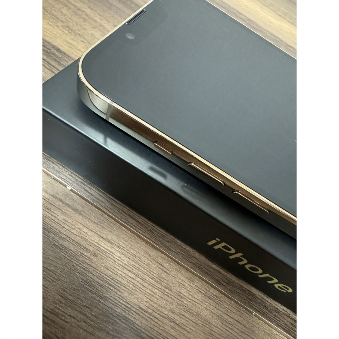 美品】iPhone 13 Pro ゴールド 256 GB SIMフリー 美品】iPhone 13 Pro ゴールド 256 GB SIMフリー