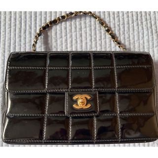 シャネル(CHANEL)のCHANELエナメルチョコバーパテントレザーチェーンショルダーバッグ(ショルダーバッグ)