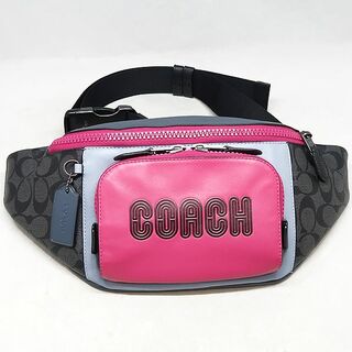 コーチ(COACH)の美品 COACH コーチ  シグネチャー ボディバッグ ピンク C8129(ボディーバッグ)
